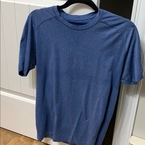Lululemon workout shirt